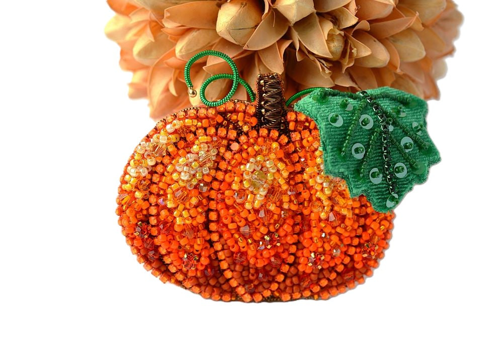 beaded pumpkin brooch beading subscription box