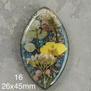 real dry flowers in resin cabochons for jewelry making