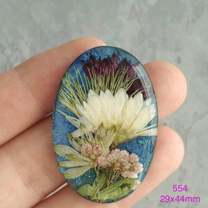 real dry flowers in resin cabochons for jewelry making