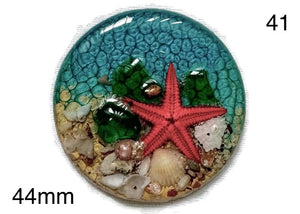 round starfish in resin cabochon for jewelry making