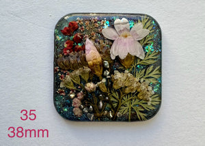 real dry flowers in resin cabochons for jewelry making