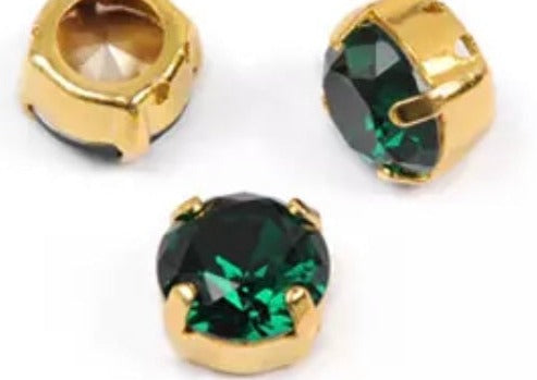 emerald crystal chaton in settings 6 mm