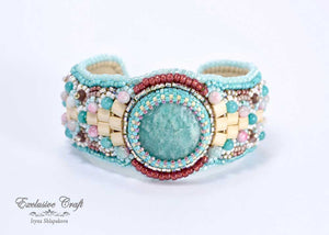 beaded bracelet handmade blue pink 